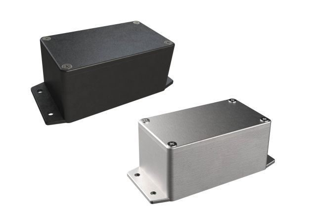Flanged diecast aluminum electronic enclosure